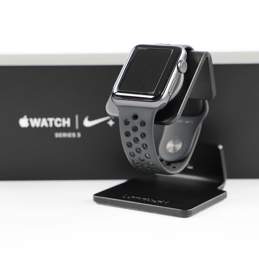 Apple Watch アップルウォッチ Nike+ Series3 42mm S Gray  前面保護カバー付き Smatree 充電器セット付き 15,400円