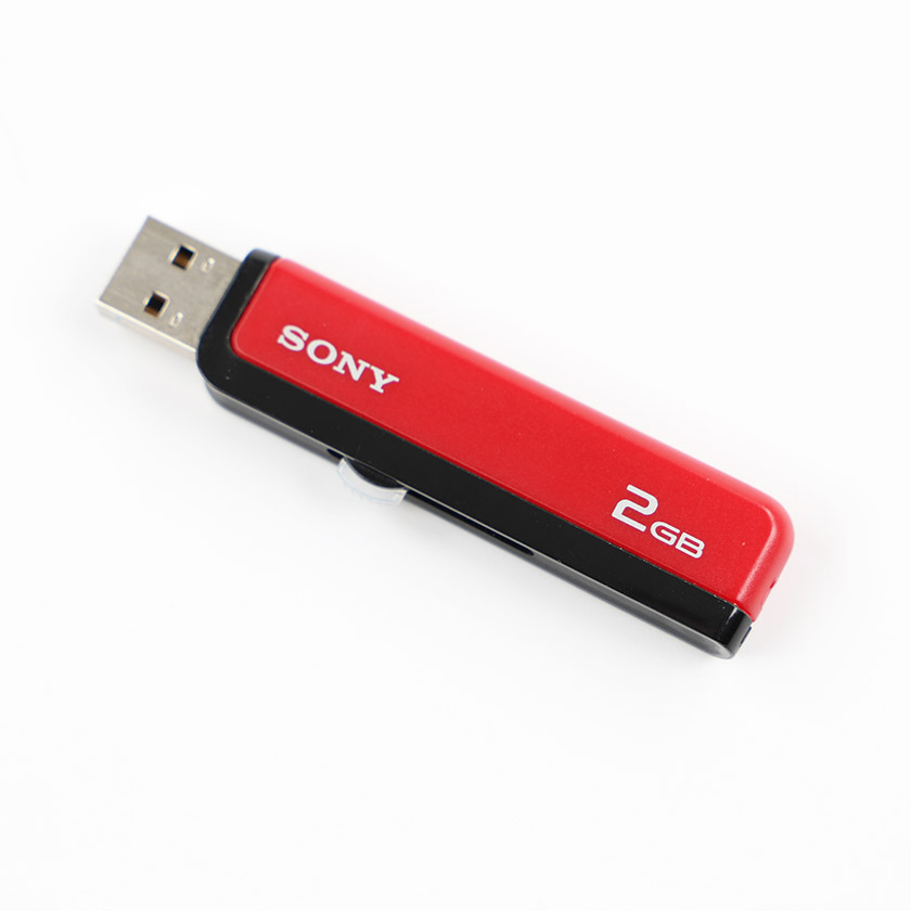 2GB SONY ソニー POCKETBIT スライド方式USBメモリー USB 2.0対応 フォーマット済み レッド/ブラック 550円 売切れ
